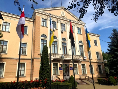 Біля Тернопільської міськради вивісили білоруський прапор