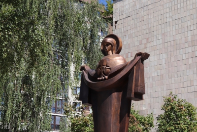 На території музею національно-визвольної боротьби Тернопільщини відкрили та освятили монумент Святої Покрови