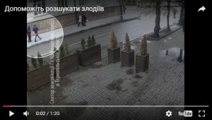 Тернополян просять допомогти впізнати крадіїв (відео)