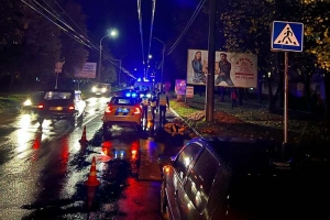 Померла на місці ДТП: у Тернополі під колесами іномарки загинула жінка