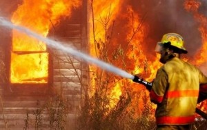 На Тернопіллі через порушення правил облаштування каміна загорівся будинок