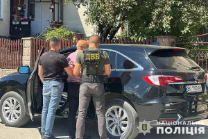 На хабарі спіймали директора одного із навчальних закладів Тернопільщини