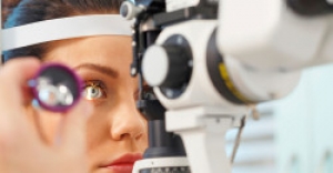 Після процедури в медзакладі Тернопільщини у понад 20 пацієнтів різко погіршився зір
