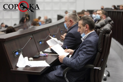 Депутати Тернопільської облради зібралися позачергово, аби не допустити підвищення тарифів та продовження локдауну (фоторепортаж)