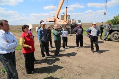 Селяни на Тернопільщині знову мусять захищати свої поля від псевдоаграрія Саймона Чернявського (фото, відео)