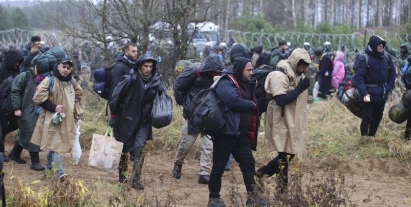 «Накопичення мігрантів біля польсько-білоруського кордону організовано штучно за підтримки Росії», – Ігор Побер