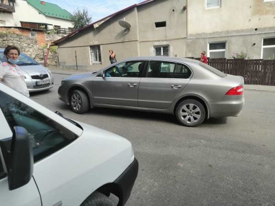 У райцентрі на Тернопільщині водій нахабно припаркувався (фотофакт)
