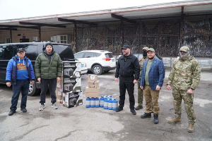 Поліцейським Тернопільщини волонтери передали генератори