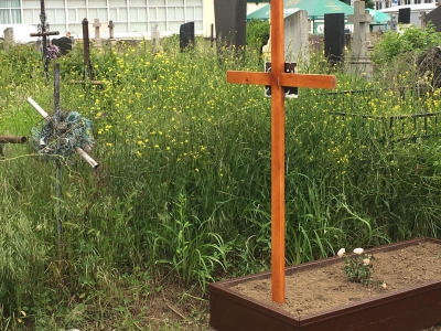«Бур’яни на рівні пам’ятників»: на Тернопільщині кладовище заросло хащами (фото)