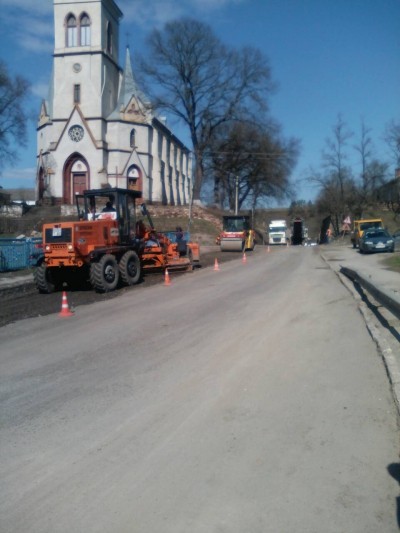 На Тернопільщині ремонтують трасу &quot;картинним&quot; методом