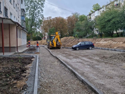 Антон Горохівський: «Попри війну, продовжуємо відновлювати двори та міжквартальні проїзди у Тернополі»