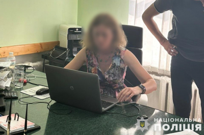 На Тернопільщині поліцейські повідомили про підозру групі посадовців