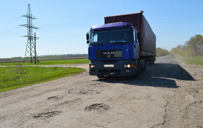 На дорогах Тернопільщини ввели обмеження руху для вантажівок
