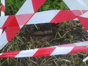 На Тернопільщині виявили два артилерійські снаряди