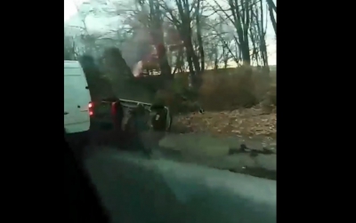 ДТП на Тернопільщині: автівка вилетіла в кювет (відео)