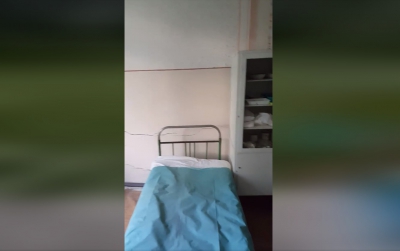 У мережі мешканець Тернопільщини показав палату, у яку його поклали з двохсторонньою пневмонією (відео)