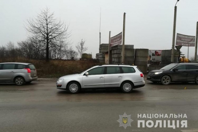 У Тернополі під колесами автомобіля опинився чоловік