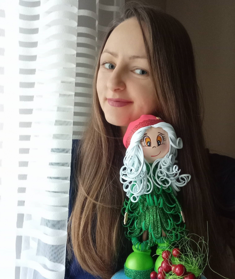 Мала копія власника: жителька Тернопільщини створює ляльки за світлинами людей