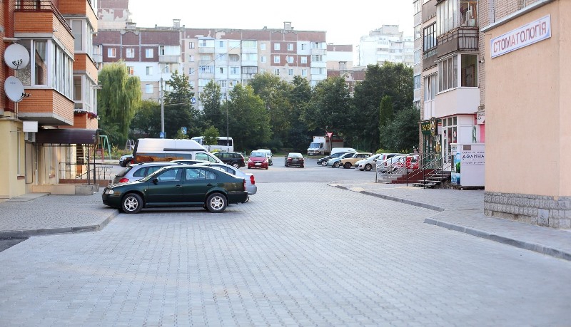 Європейська Україна починається з відремонтованих тротуарів та дворів