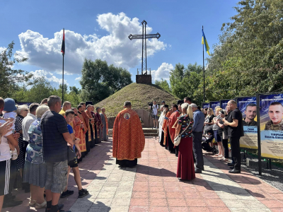 У громаді на Тернопільщині відкрили Алею слави Героям російсько-української війни