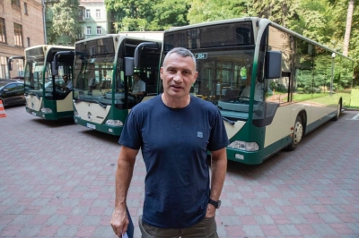 Українські благодійники придбали і подарували місту автобуси Mercedes Citaro, - Кличко