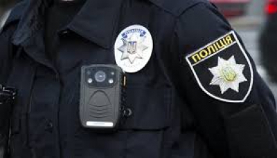 У Тернополі поліція встановлює осіб, яких зафіксувала камера відеоспостереження на надземному мості
