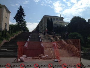 Як проходить ремонт сходів біля фонтану &quot;Сльози Гронського&quot; у Тернополі?