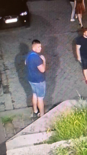 Брат вбитого біля тернопільського клубу Віталія Гнатишина просить впізнати чоловіка, який був із обвинуваченими