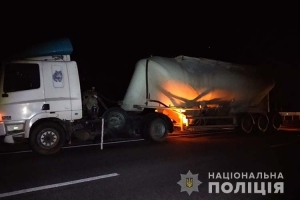 На Тернопільщині водій іномарки протаранив вантажівку
