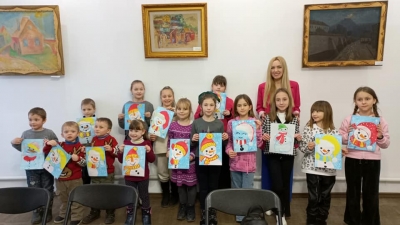 У Кременці художниця Ольга Зозуля провела майстер-клас для дітей внутрішньо переміщених осіб