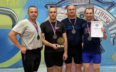 Збірна Тернопільщини здобула дві &quot;бронзи&quot; на змаганнях з гирьового спорту