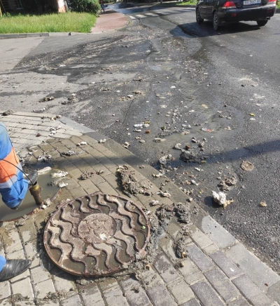 У Тернополі забило каналізацію через шкірку з кавуна (фото)