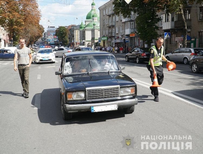 В центрі Тернополя водій автомобіля «ВАЗ-2107» збив жінку
