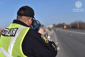 На дорогах Тернопільщини патрульні контролюють дотриманням водіями швидкісного режиму