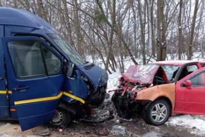 В аварії на Тернопільщині зіткнулися мікроавтобус та легкове авто