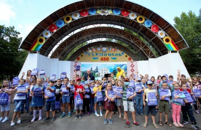 У Тернополі пройшла щорічна благодійна акція «Свято школяра»
