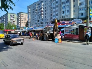 Ремонтують дорогу на Київській в Тернополі