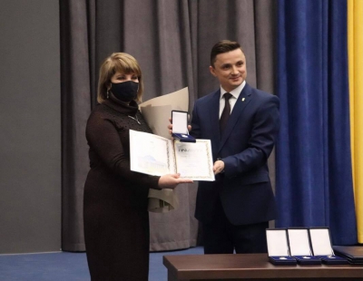 Сесія Тернопільської обласної ради розпочалася із вручення державних нагород