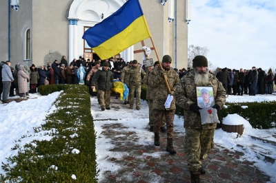 У громаді на Тернопільщині попрощалися з полеглим захисником Романом Абдуллаєвим