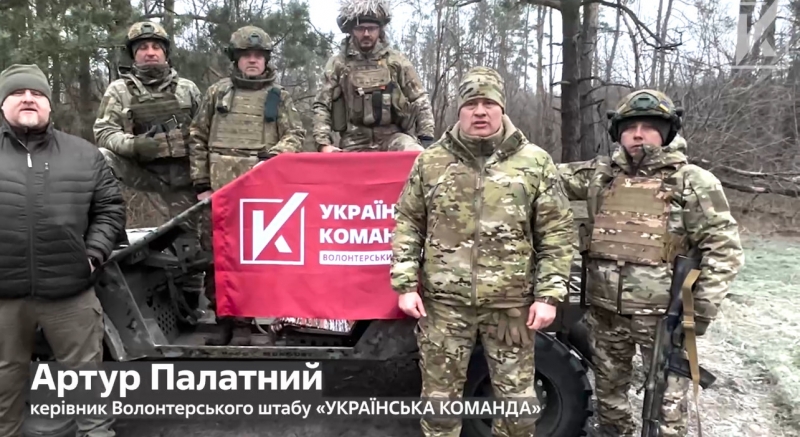 «Українська команда» привезла бійцям на передову дрони-камікадзе та авто