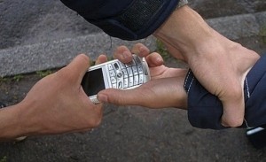 На Тернопільщині у школярів масово викрадають мобільні телефони