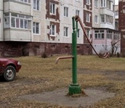 У Тернополі діє 40 колонок-качалок води для потреб мешканців міста