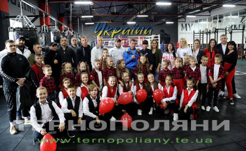 Професійний ринг, стабільний клімат та досвідчені тренери: у Тернополі відкрили новий боксерський клуб «Viking Box» (фоторепортаж)