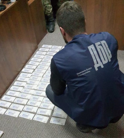 Начальника податкової інспекції на Тернопільщині судитимуть за хабар у мільйон гривень