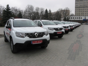 Сімейні лікарі Тернопільщини отримають ще понад 100 новеньких авто