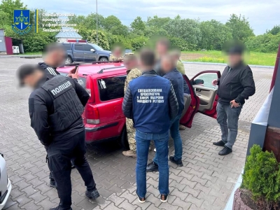 500 доларів США за не вилучення авто для ЗСУ : у Тернопільській області на хабарі спіймали офіцера