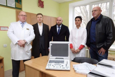 Тернопільській міській дитячій лікарні подарували новий УЗД-апарат за кілька тисяч доларів
