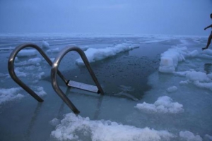 Рятувальники нагадали тернополянам правила безпечного купання на Водохреща