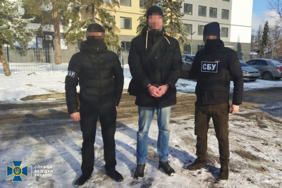 СБУ затримала у Києві колаборанта, який намагався сховатися від правосуддя у лавах представництва Червоного Хреста