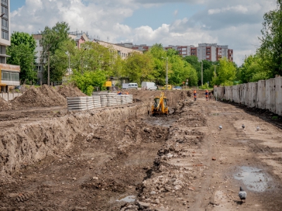 У Тернополі на вулиці Галицькій триває масштабне будівництво дощового колектора